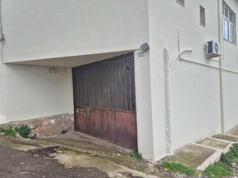 Ampio locale per attività artigianale/commerciale di 179 mq circa