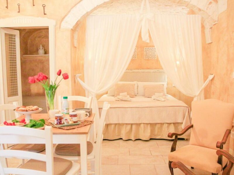 Doppia unità abitativa in pietra ristrutturata