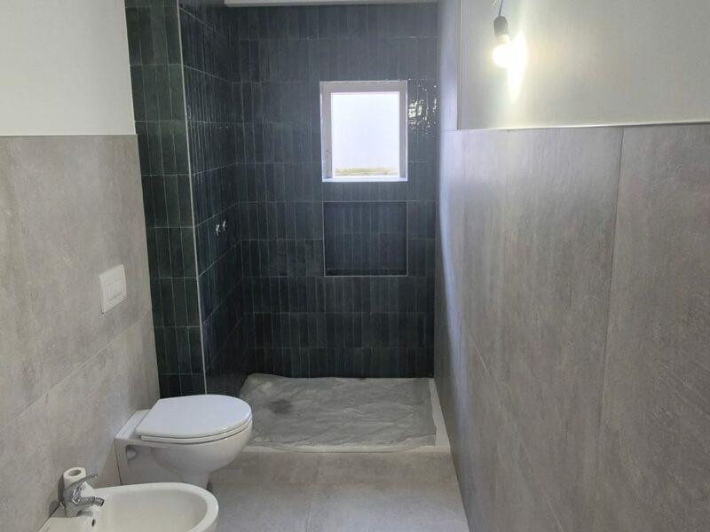 Locale commerciale di 60 mq circa con pertinenza esterna