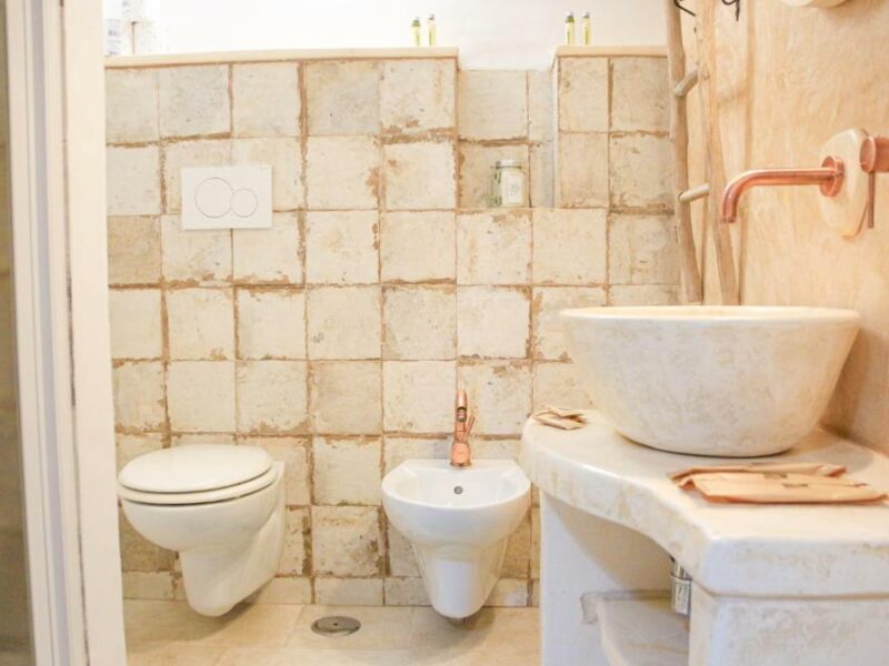 Doppia unità abitativa in pietra ristrutturata